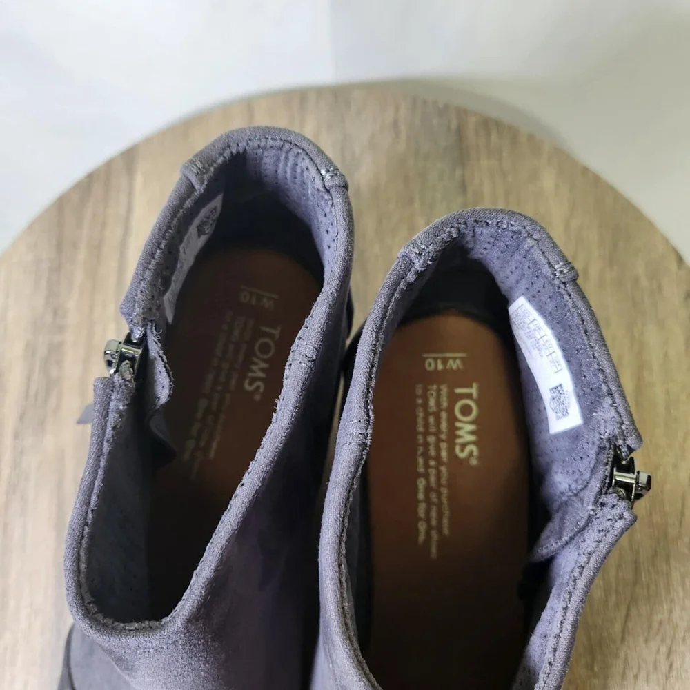 Toms Grey Faux Suede Wedge Heel Ankle Side Zip Booties Shoe size 10